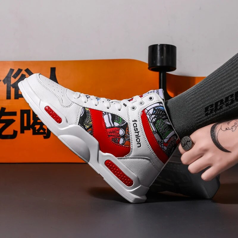 Марка Мъжки спортни обувки Високи маратонки с графити Модерни момчета Баскетболни спортни тенис обувки Спортни обувки за фитнес на открито