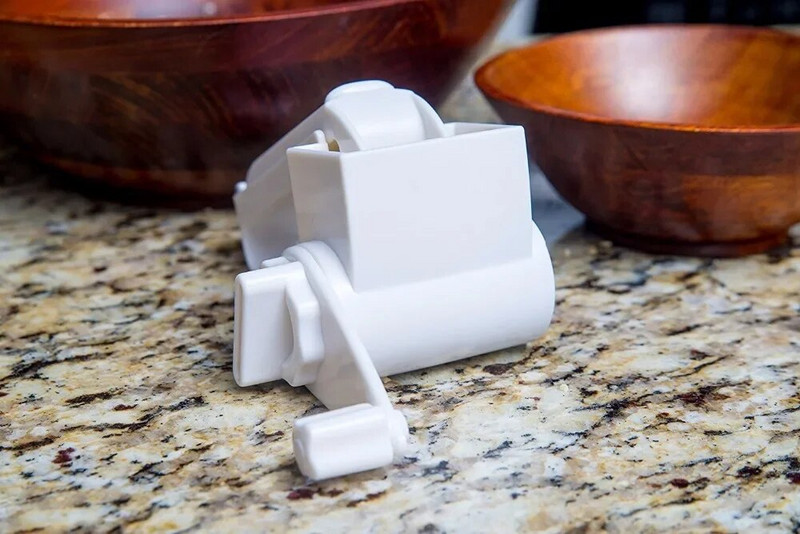 Upors plastična ručna ribalica za sir, rotacijska ribalica za rezanje đumbira, rezač za čokoladu s bubnjem od nehrđajućeg čelika