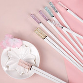 Amber Sakura Japanese Chopsticks Αντιβακτηριδιακά Αντιολισθητικά Ανθεκτικά σε Υψηλές Θερμοκρασίες Επαναχρησιμοποιήσιμα για Σούσι Τσοπ ξυλάκια Επιτραπέζια σκεύη