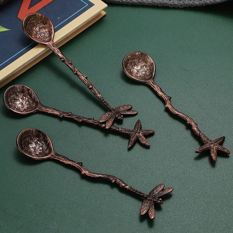 Vintage erdei szitakötő ötvözet kanál ágak levelek forma fagylalt desszert kávé tej keverő kanál teáskanál konyhai kellékek