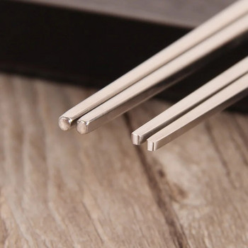 Корейски пръчици от неръждаема стомана Плоска глава Плътни пръчици с квадратна глава Плътни пръчици за домашна кухня Прибори за хранене Пръчици за хранене подаръци