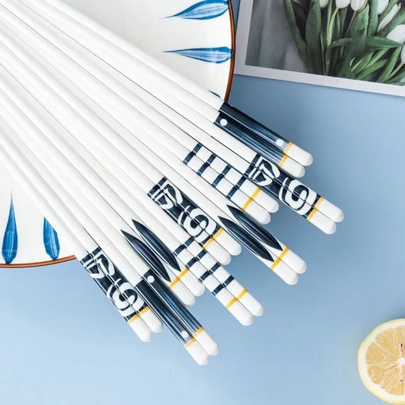 1 pár kék-fehér kerámia japán stílusú pálcika csont porcelán hosszú szusi háztartási pálcika