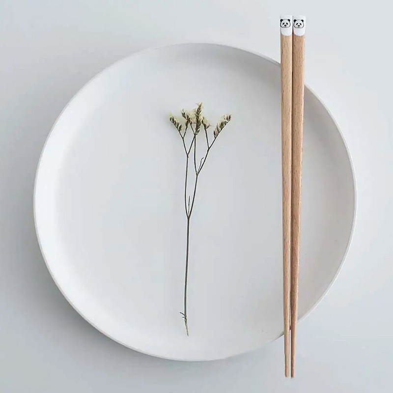 1 pár 22,5 cm-es aranyos rajzfilm állatmintás hosszú fa pálcika Japán stílusú hegyes csúszásmentes pálcika Természetes szín