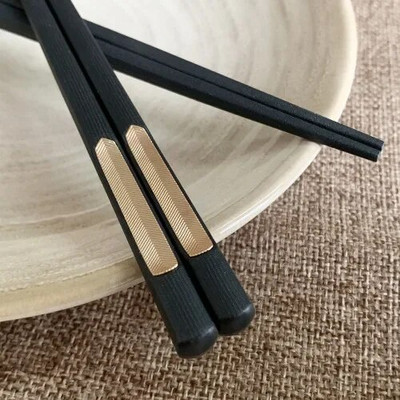 1 Ζεύγη Ιαπωνικών κινέζικων τσοπ ξυλάκια Hot Pot Sushi Sticks Επαναχρησιμοποιήσιμα μεταλλικά κορεάτικα ξυλάκια επιτραπέζια σκεύη από κράμα υγιεινής διατροφής