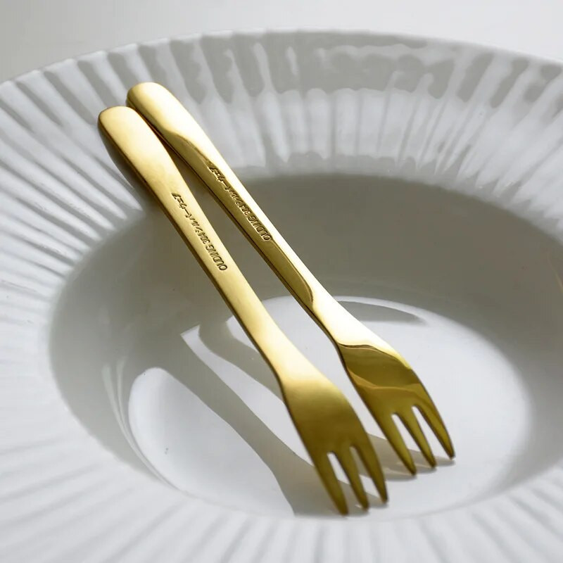 304 Rozsdamentes acél gyümölcsvilla desszert villa háztartási matt tortavilla Hold tortavilla konyhai étkészlet