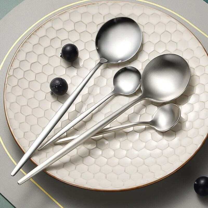 Rozsdamentes acél evőeszközkészlet Portugália Steak kés Villa Kanál négy fő darab Hotel Western Food étkészlet