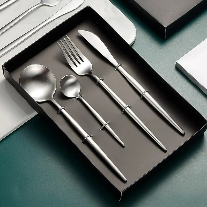 Rozsdamentes acél evőeszközkészlet Portugália Steak kés Villa Kanál négy fő darab Hotel Western Food étkészlet