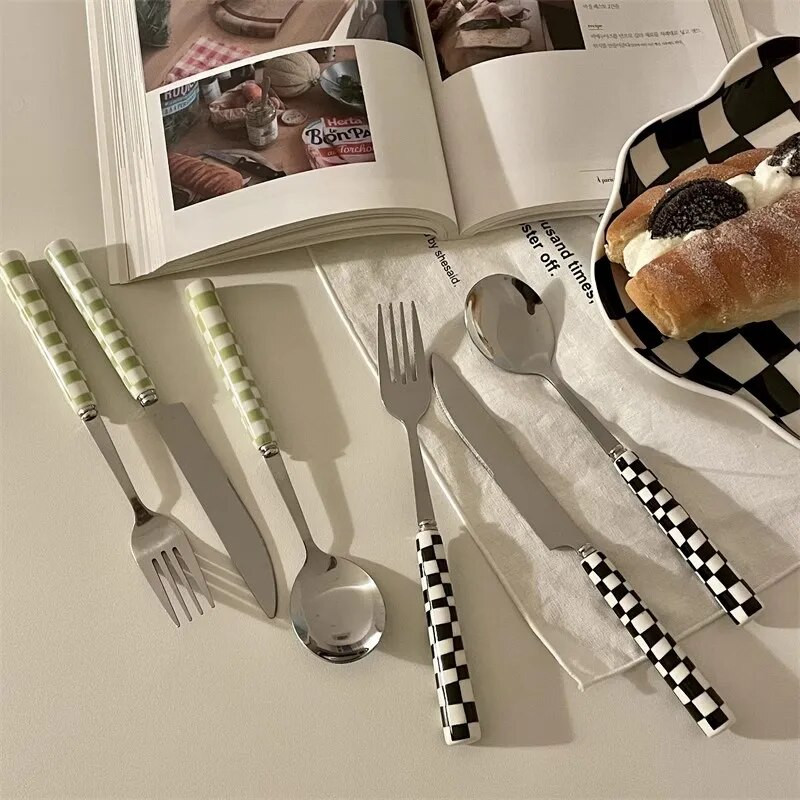 Roostevabast terasest nugade kahvli lusikas malelauaga keraamilise käepidemega Köögi sööginõude magustoidu kahvli nuga lusikaga lauanõude komplekt