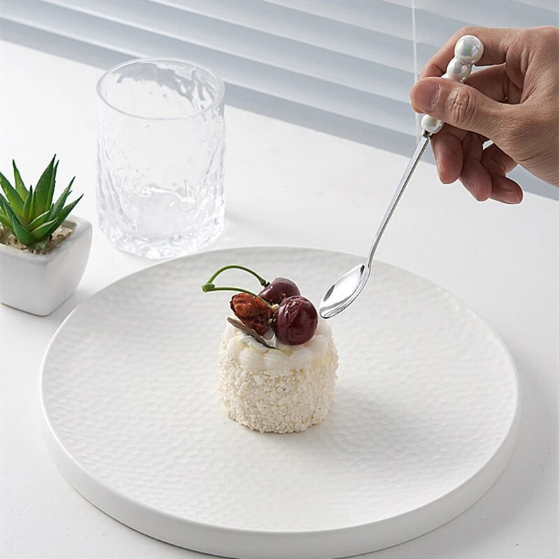 Moodne keraamilise käepidemega pärliga söögiriistade komplekt 18/10 roostevabast terasest loominguline kingitus söögiriistad kuldne 304 nuga kahvel lusikas tilk kohaletoimetamine