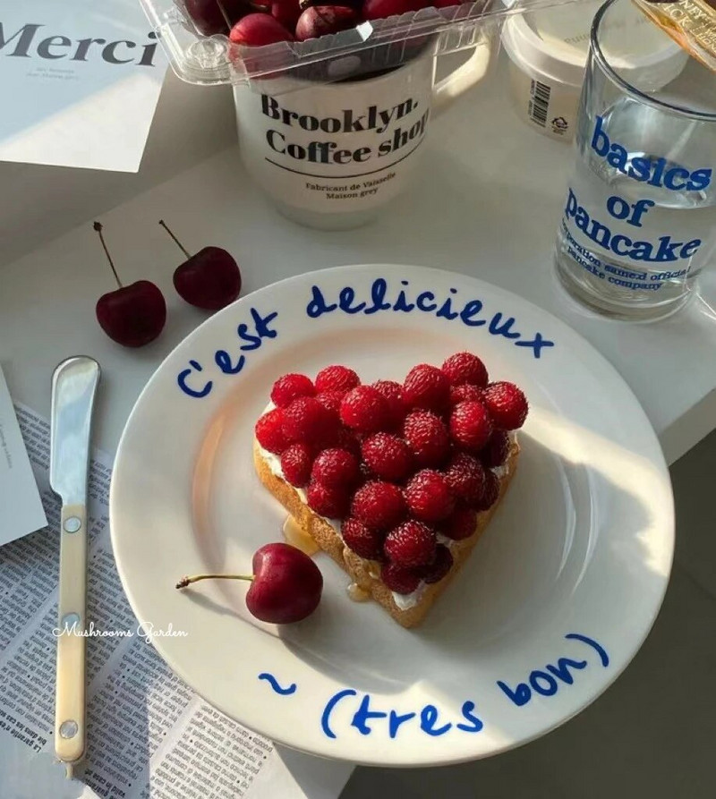 Koreai INS Design szenzoros tányér francia kézzel írott kék betűtípus Western stílusú kerámia étkészlet desszert tányér ínyenc Jó megjelenésű