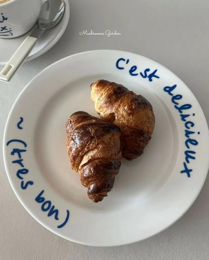 Koreai INS Design szenzoros tányér francia kézzel írott kék betűtípus Western stílusú kerámia étkészlet desszert tányér ínyenc Jó megjelenésű