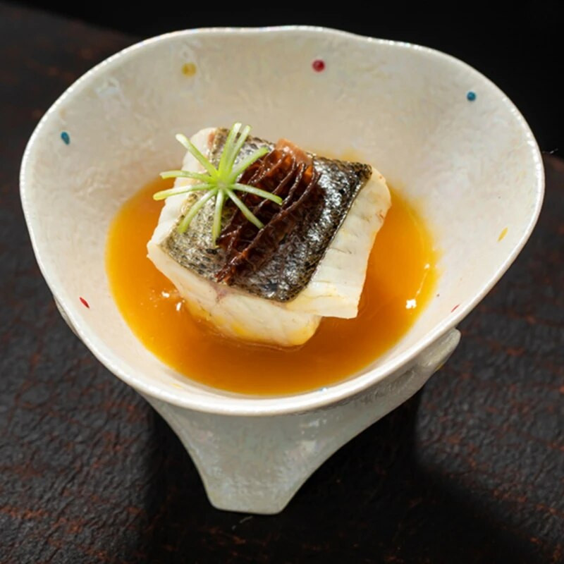 Különleges formájú kerámia snack tál színes gyöngymázas kerámia előétel molekuláris edények Yijing nyugati étel étkészlet