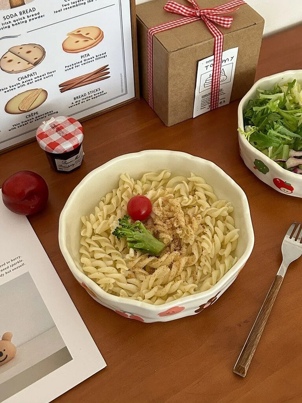 INS aranyos krémes kis medve tányér kerámia 2023 nyár új étkészlet mély tányér matt kézzel csípett tányér Egyszerű rajzfilm aranyos