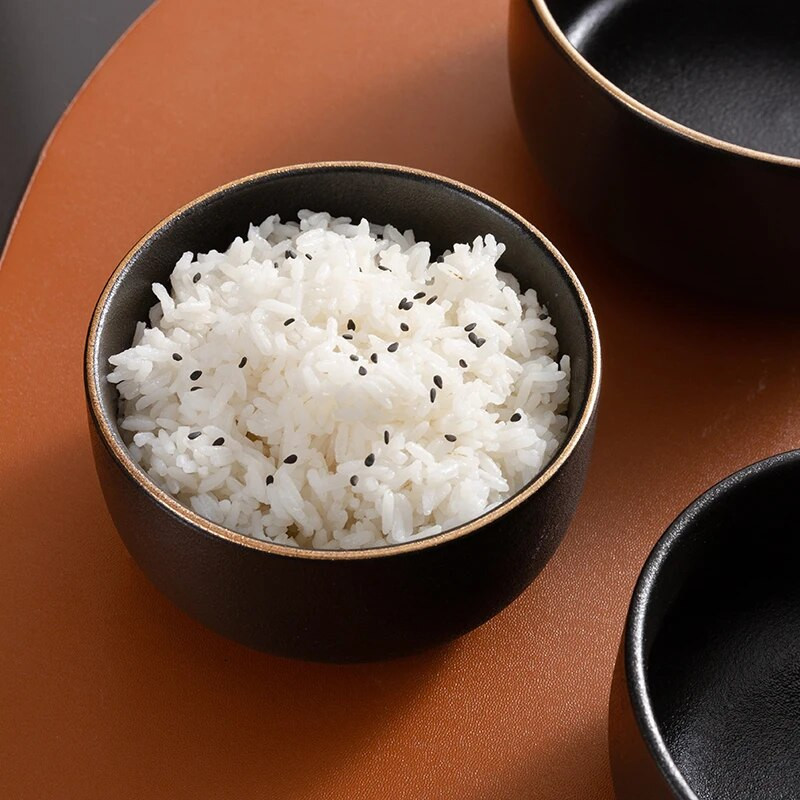 Evőeszközök 4,5 hüvelykes 6 hüvelykes, japán stílusú, fekete matt arany szélű tál kerámia tál háztartási salátatál konyhai kellékek