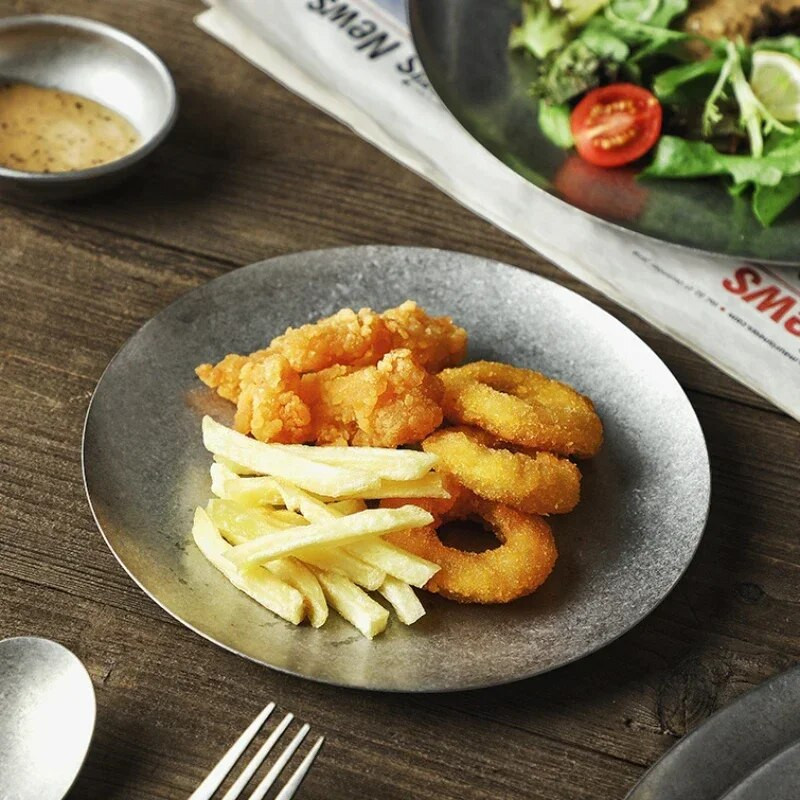 Nordic rozsdamentes acél steak vacsoratányérok Snack Gyümölcs Desszert Torta Növényi sekély tányér Koreai divatos vintage étkészlet
