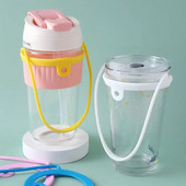 A vizespalack fogantyújának pántja puha tartószíj, amely 12,2 hüvelykes kézi fogantyúvá teszi a palackot, tartós hordozó, színes szalmacsésze kötél