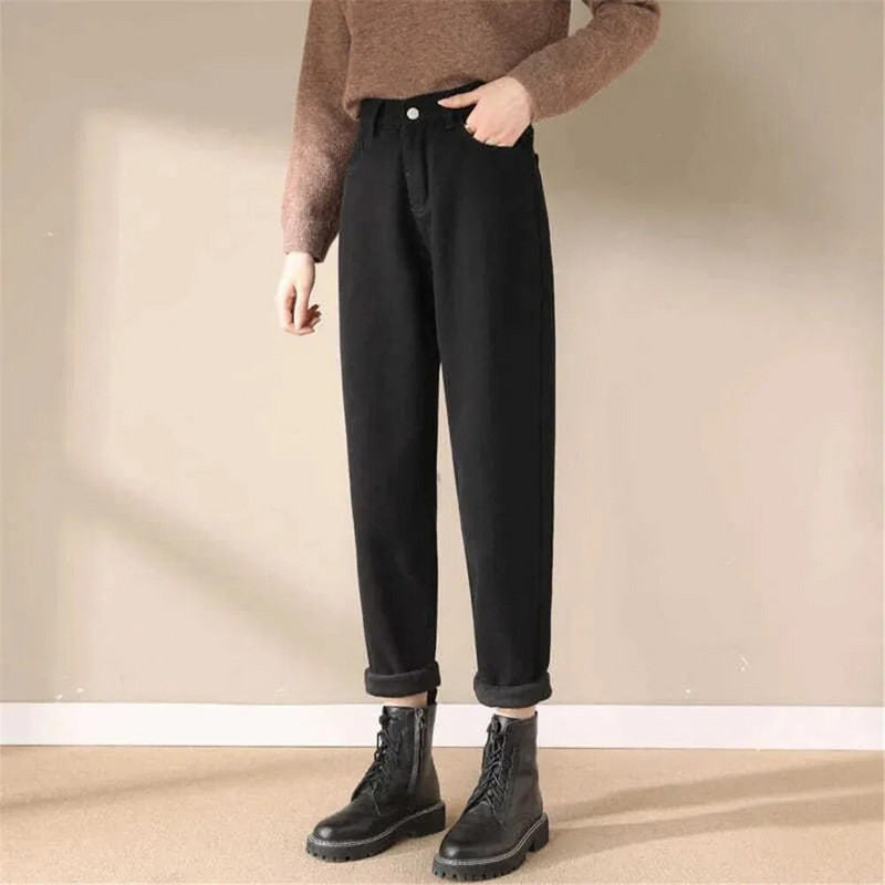 Jednoduché základné plus zamatové teplé rovné nohavice, dámske jesenné a zimné hrubé tenké voľné džínsové nohavice, módne streetwear dámske nohavice