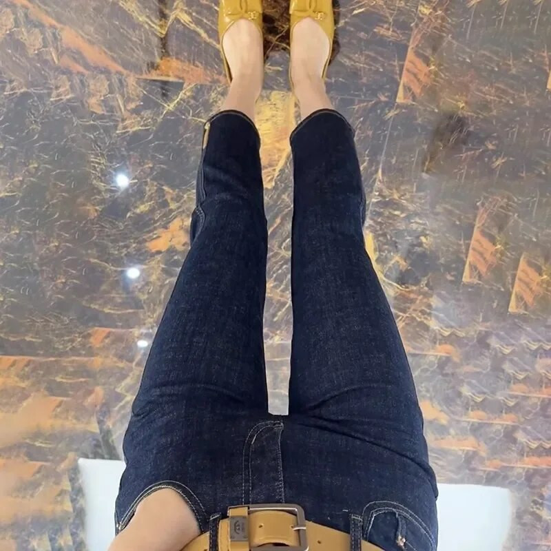 Dámske džínsy v tvare hrušky, mierne tučné, veľká veľkosť, dámske rovné džínsy s výstrihom do V, jeseň 2023, nové