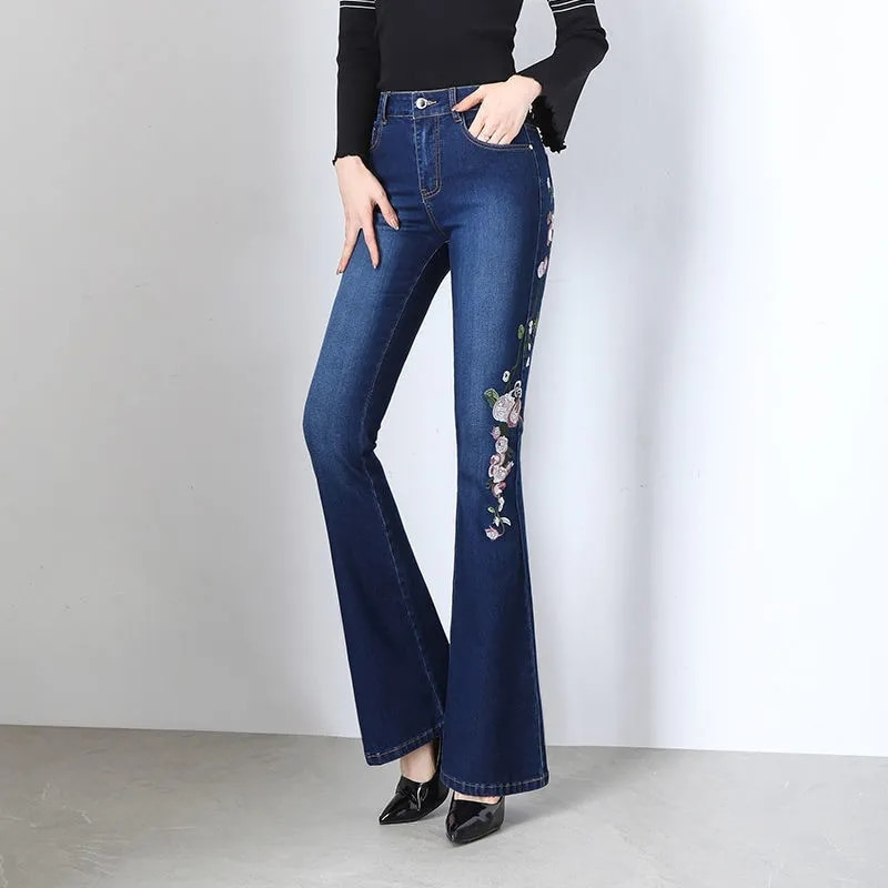 Hímzés Flare Farmer Női Rugalmas Csengő alsó farmernadrág Lányoknak Világoskék nadrág Nagy méretű női alkalmi farmer nadrág