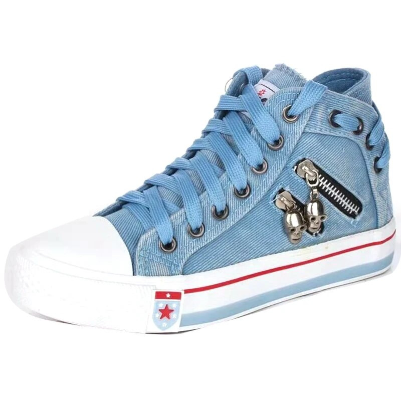 Moteriški nauji džinsiniai plokščiakulniai apvalūs pirštai suvarstomi kaukolės metalo apdaila Aukšta viršūnė, patogūs madingi klasikiniai platforminiai laisvalaikio sportbačiai