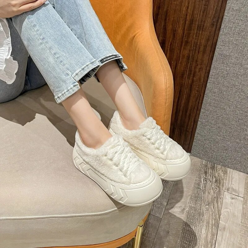 Vlnené topánky Dámske zimné oblečenie Biele bavlnené topánky 2023 Nové topánky s hrubou podrážkou, jednofarebné topánky na platforme s veľkou špičkou