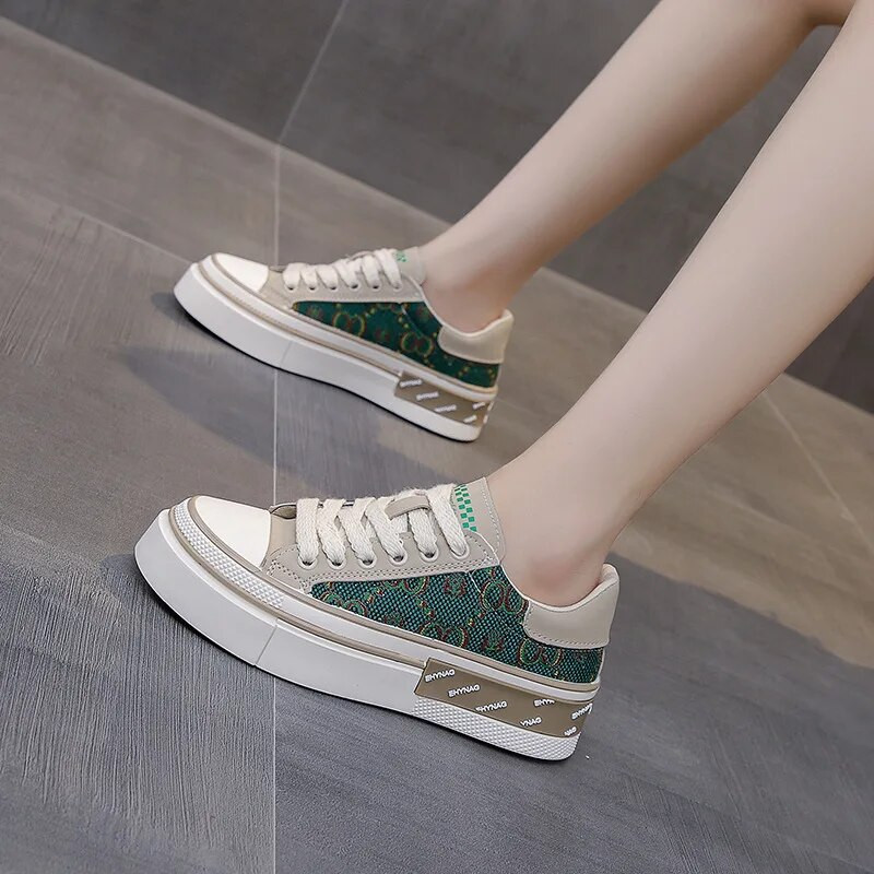 Nove tenisice s platformom, zdepaste, ležerne, vulkanizirane, udobne tenisice za povećanje visine, ženske platnene cipele na skrivenu potpeticu, proljeće i jesen