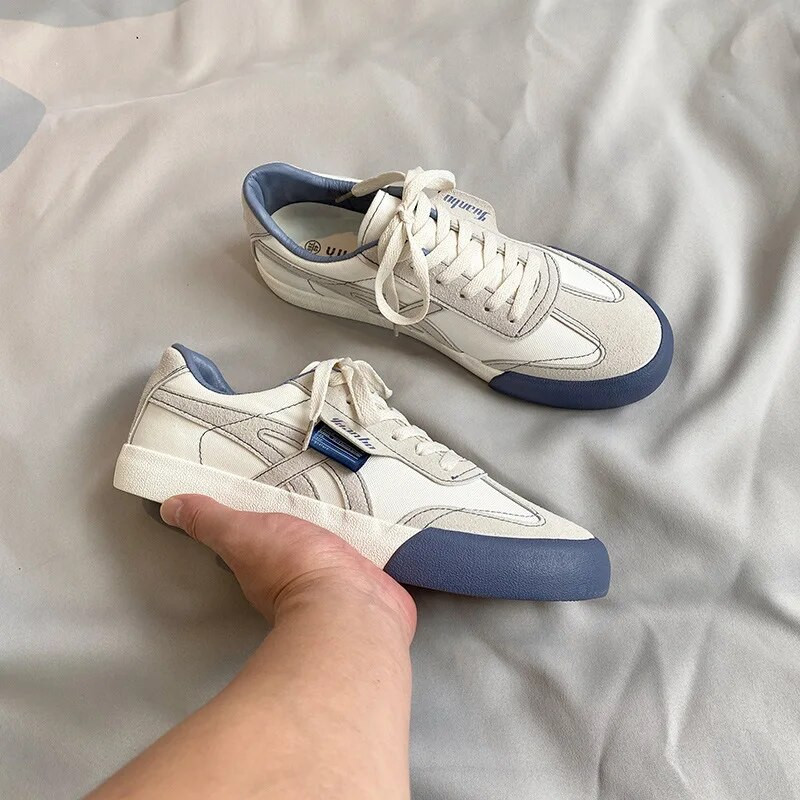 Nove muške platnene cipele za jesen 2023. Muška korejska verzija Trendy i svestrane ravne cipele Cipele za par s mekim potplatom Muške cipele za dasku