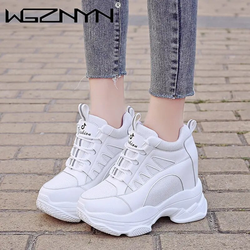 Jarné dámske členkové čižmy 2023 Módne zimné dámske platformové topánky na kline s výškou 10 cm, kožené ležérne topánky, dámske hrubé čierne tenisky