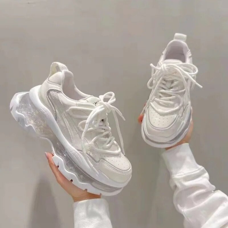 Moteriški laisvalaikio batai su aukštu padu storu padu 2023 m. pavasario ir vasaros naujo stiliaus mados laisvalaikio kūno rengybos turizmo bėgimo sportbačiai