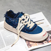 Módne džínsové pánske topánky Leto 2022 Nový trend s hrubou podrážkou, ležérne pánske topánky, pohodlné malé biele topánky, značkové plátené topánky pre mužov