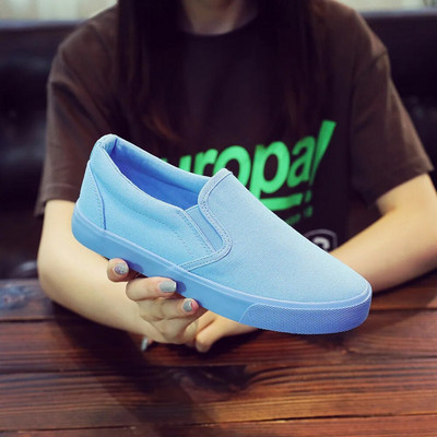 Pánske biele tenisky, ležérne topánky, nazúvacie plátené topánky, pánske mokasíny, pohodlné vulkanizované topánky, pánske tenisky, pánske topánky.