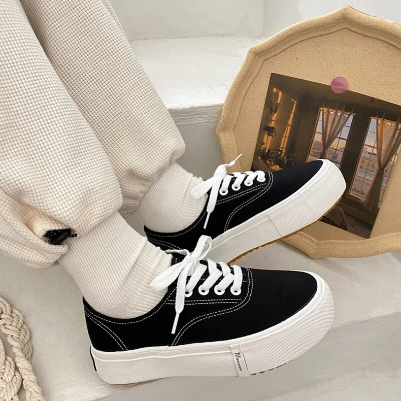 Dámske nízke plátené topánky jar/leto pouličná móda šnurovacie ploché vulkanizované tenisky dizajnérske ležérne bežecké športové topánky