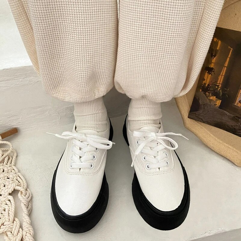 Dámske nízke plátené topánky jar/leto pouličná móda šnurovacie ploché vulkanizované tenisky dizajnérske ležérne bežecké športové topánky