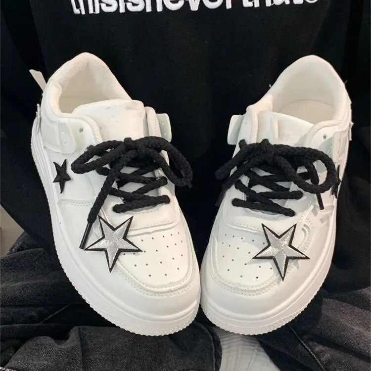 Star Little White Shoes 2023 Jarné nové priedušné dámske topánky s hrubou podrážkou, všestranné ležérne topánky na platforme