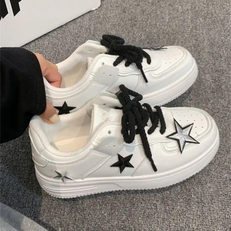Star Little White Shoes 2023 Jarné nové priedušné dámske topánky s hrubou podrážkou, všestranné ležérne topánky na platforme