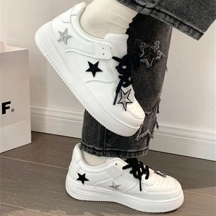 Star Little White Shoes 2023 Jarné nové priedušné dámske topánky s hrubou podrážkou, všestranné ležérne topánky na platforme