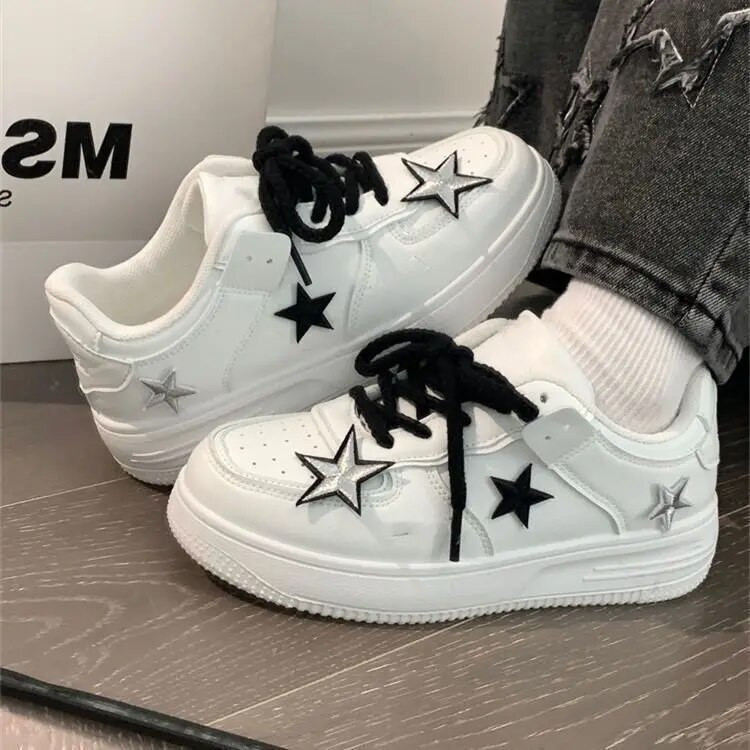 Star Little White Shoes 2023 Jarné nové priedušné dámske topánky s hrubou podrážkou, všestranné ležérne topánky na platforme