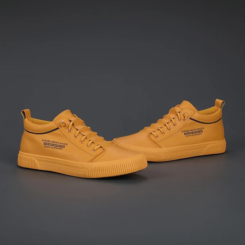 Jesenná móda 2022 High-top ležérne topánky Pánske červené kožené ploché tenisky Pánske protišmykové šnurovacie vulkanizované tenisky Pánska obuv