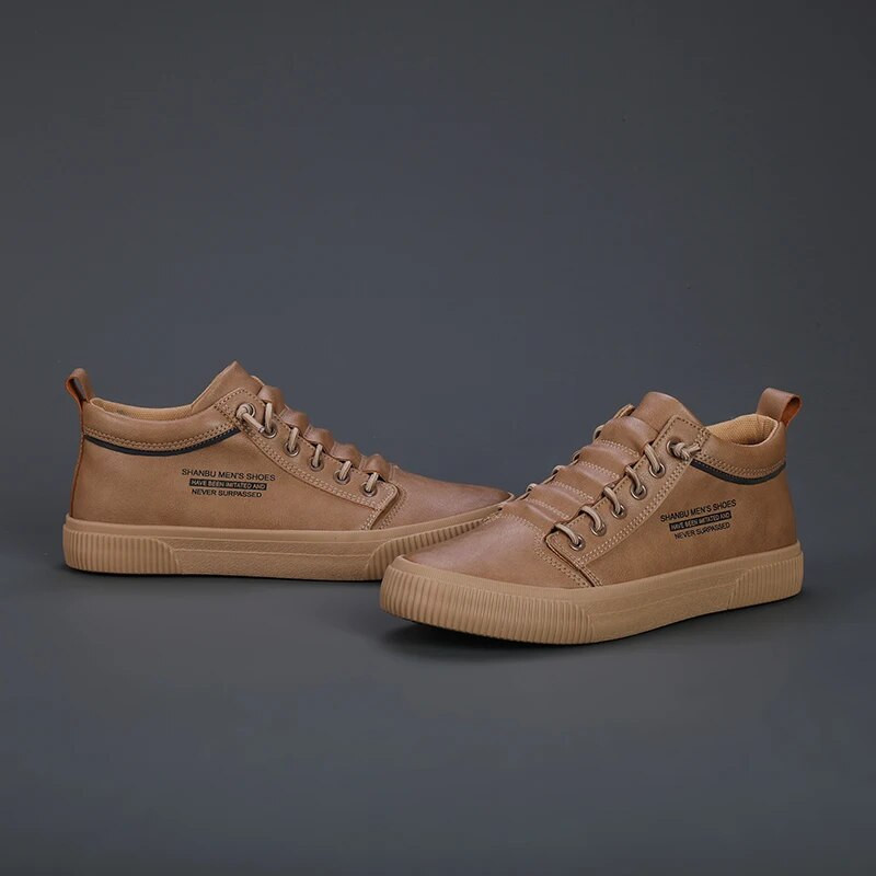 Jesenná móda 2022 High-top ležérne topánky Pánske červené kožené ploché tenisky Pánske protišmykové šnurovacie vulkanizované tenisky Pánska obuv