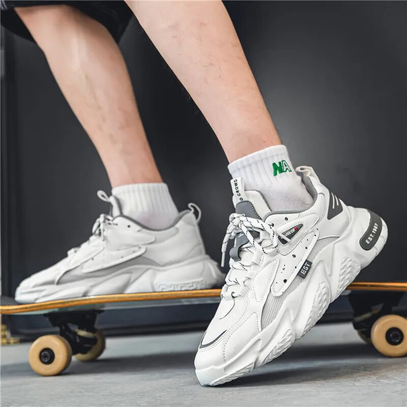 Moda fierbinte Pantofi confortabili cu talpă respirabilă din plasă de vară Reducere fierbinte pentru bărbați Pantofi casual pentru bărbați, cu fund gros, pantofi de jos, respirabili