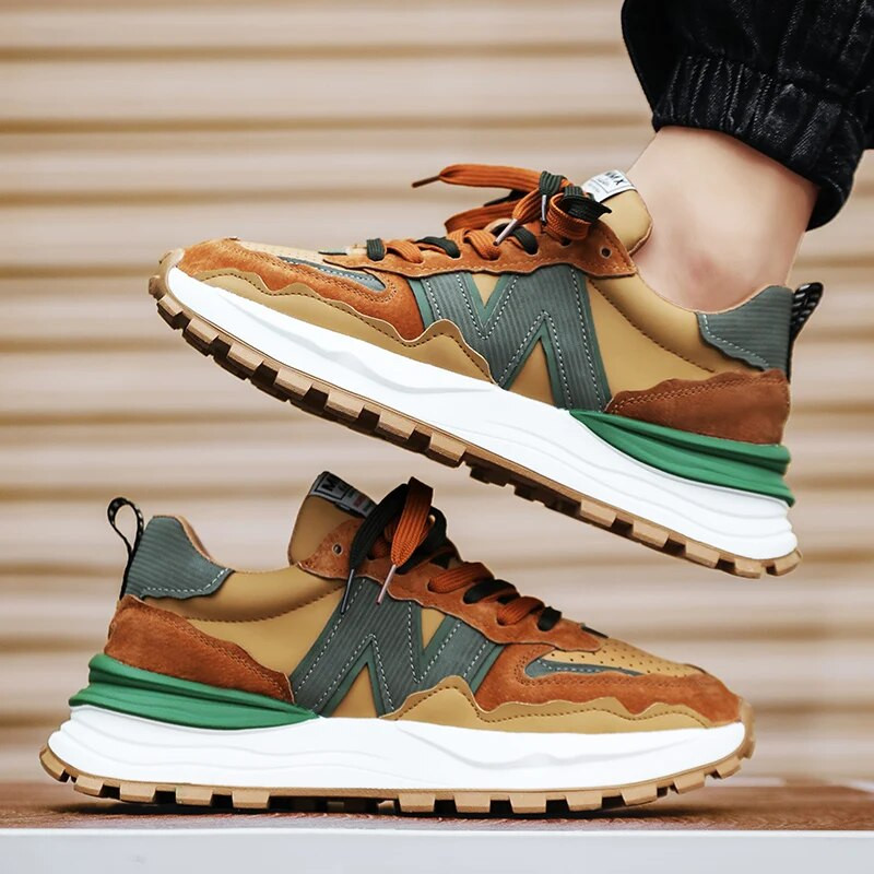 Új márka Férfi futócipők Kényelmes kocogócipők Design bőr tornacipők Légáteresztő sportcipők Sportos edzőcipők