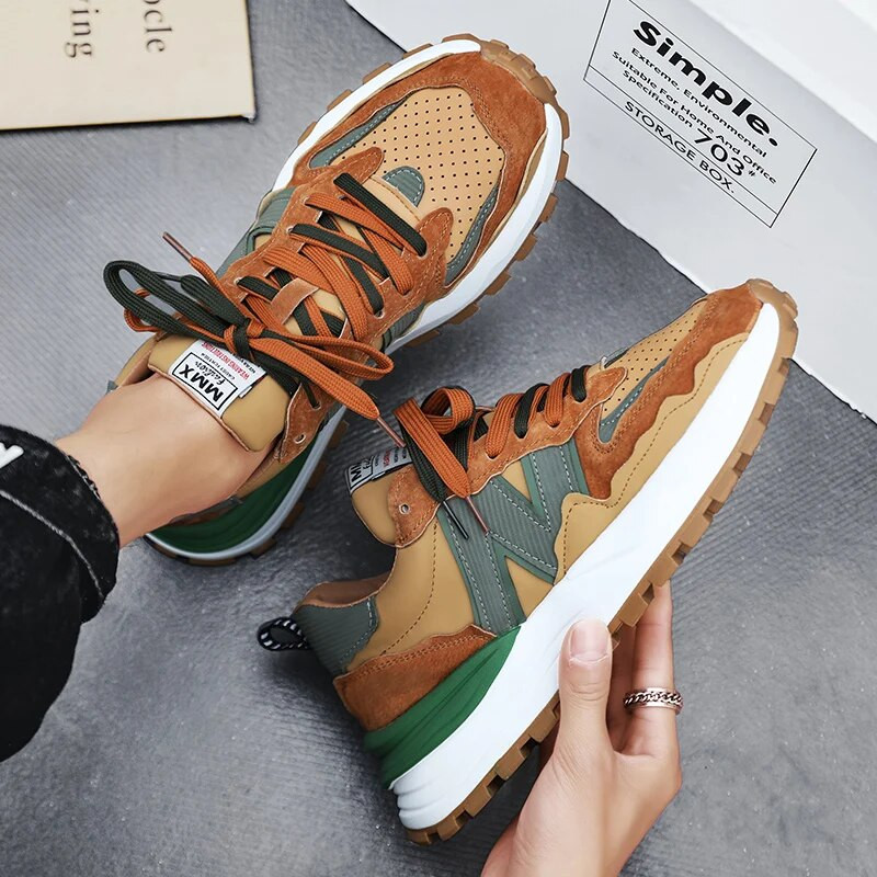 Új márka Férfi futócipők Kényelmes kocogócipők Design bőr tornacipők Légáteresztő sportcipők Sportos edzőcipők