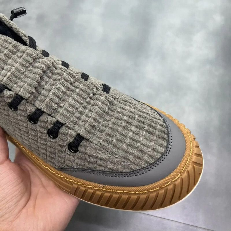 Moodsad platvormiga tossud meestele Vabaaja kõrged jalanõud Meeste tasapinnalised libisemiskindlad spordijalatsid Meeste kevadtossud 2023