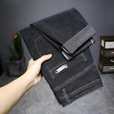 Toamna 2023, bărbați groși de afaceri, pantaloni casual cu picioare, talie elastică, subțire, drepte, broderie, buzunar cu clapetă, pantaloni negri de marcă