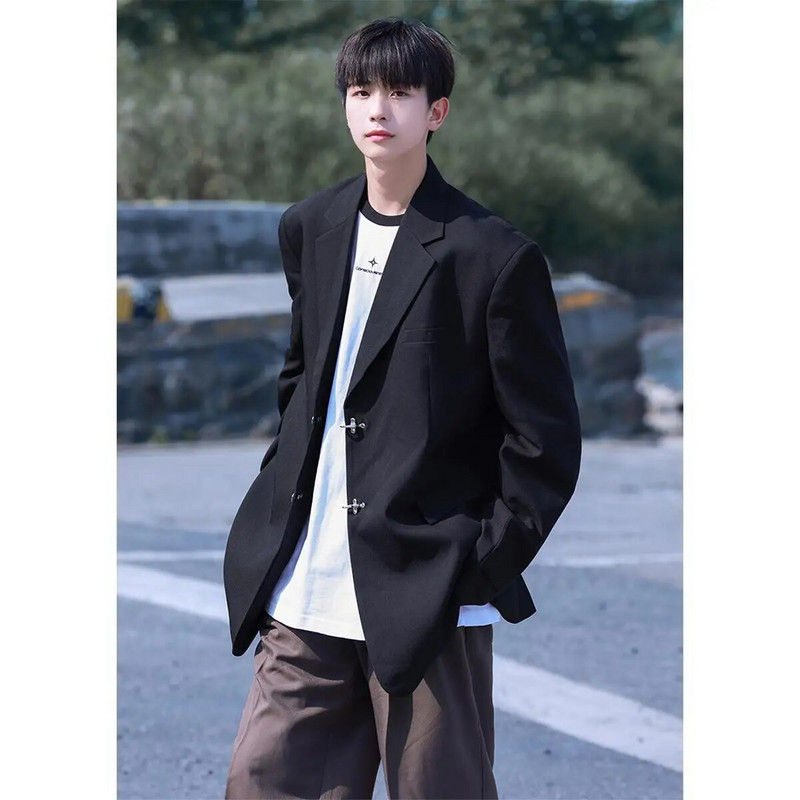 Jarné nové pánske saká, voľný čas, voľný oblek, kabát, pánske kovové dekorácie, jednofarebné sako, módny čierny oblek, vrchné oblečenie