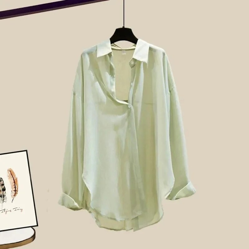 Pavasario ir rudens rinkinys Moteriški 2024 m. nauji madingi marškiniai megzti, juosmens apjuosti, universalūs šortai, trijų dalių rinkinys