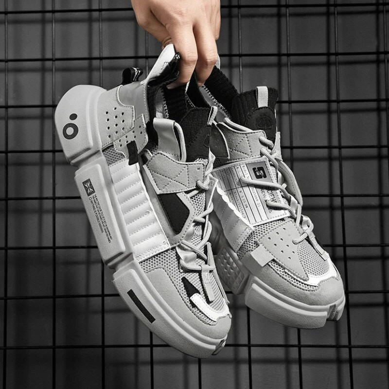 Pánske topánky 2023, vysoké gangové párové tenisky, ploché šnurovacie kórejské topánky pre otcov, trendy spájanie priedušných sieťovaných vulkanizovaných topánok