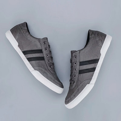 Luksuslikud madala ülaosaga meeste Vulcanize kingad Sügis uued nahast vabaajajalatsid Korea hingavad mustad nööriga tossud