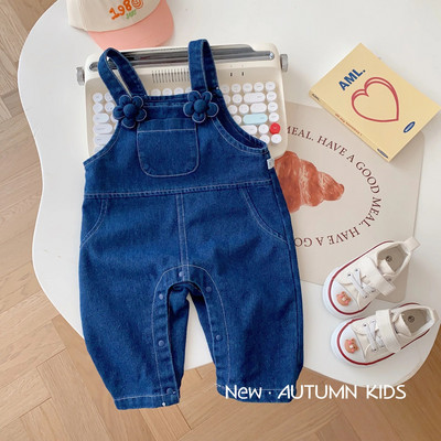 2023 Kórejské batoľacie dievčatká Jarné jesenné džínsy Nášivky s kreslenými hračkami Voľné traky s vreckámi Bavlnené džínsové nohavice pre dojčatá