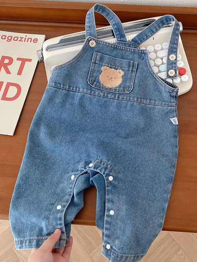 2023 Kórejské batoľacie dievčatká Jarné jesenné džínsy Nášivky s kreslenými hračkami Voľné traky s vreckámi Bavlnené džínsové nohavice pre dojčatá